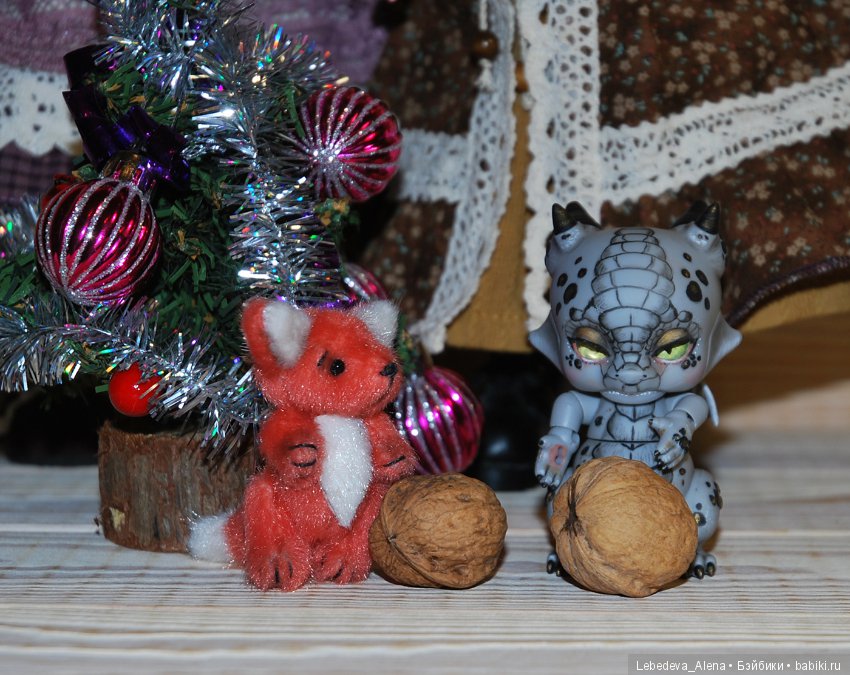 История о том, как куклы елку наряжали