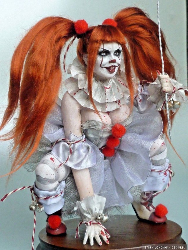 Пеннивайз из фильма "Оно", автор куклы Kim Johnson (фото 10)