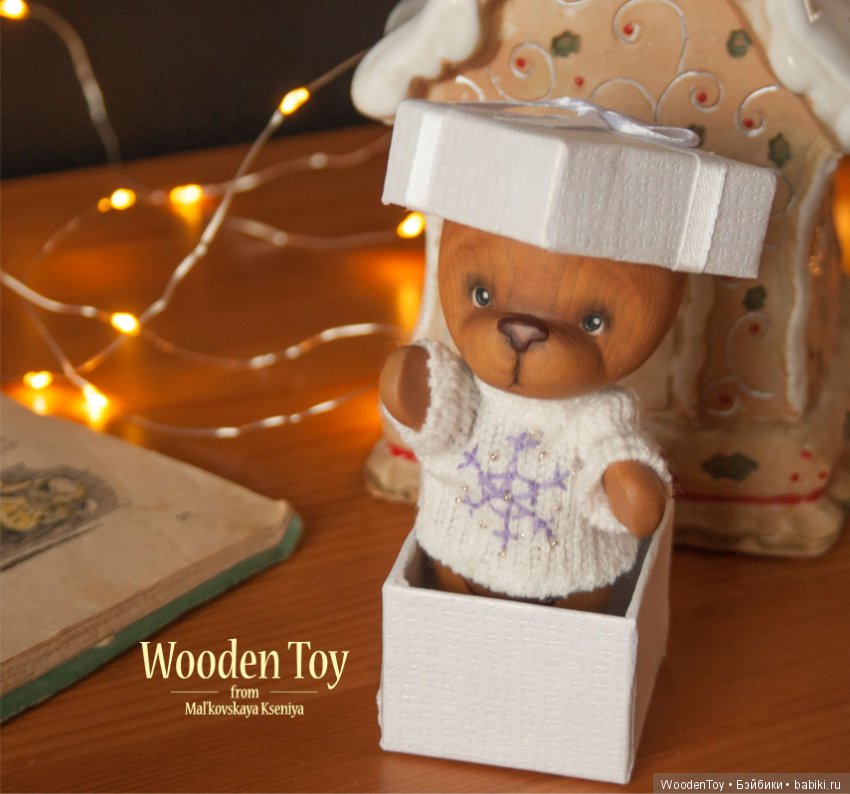 Миша, который очень ждет новый год вырезан из каштана (фото 4)