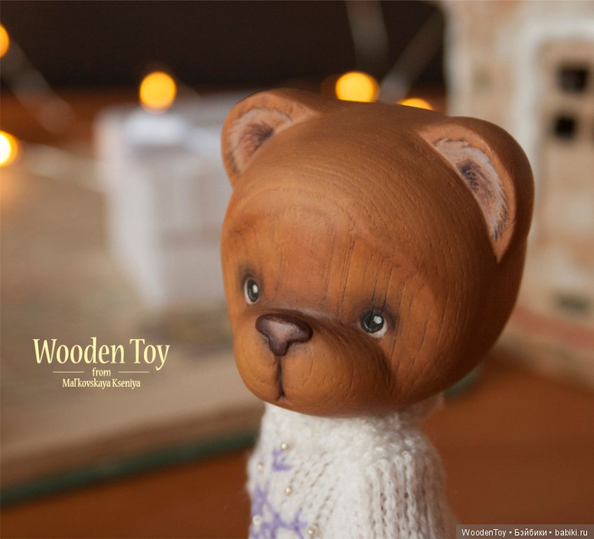 Миша, который очень ждет новый год вырезан из каштана (фото 8)