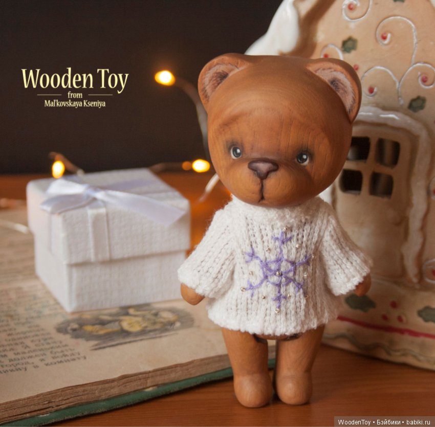 Миша, который очень ждет новый год вырезан из каштана (фото 7)