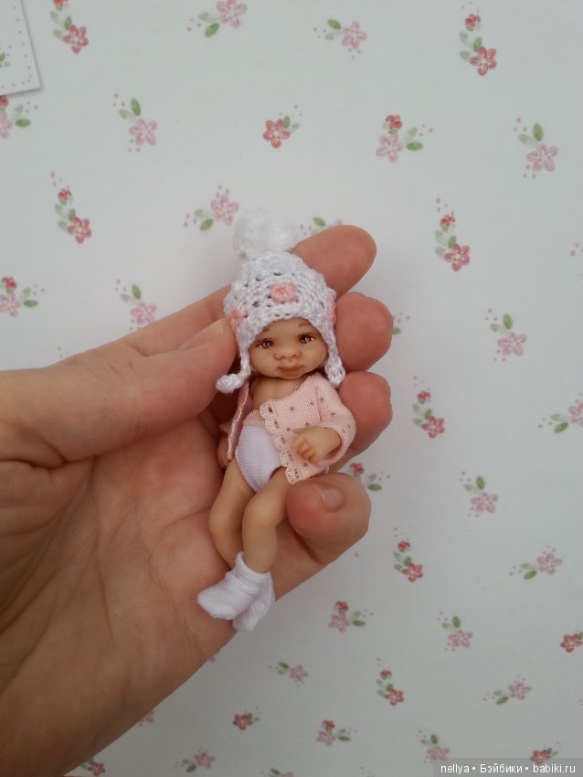Кнопка 8 см — Авторские миниатюрные куклы: лепка (фото 3)