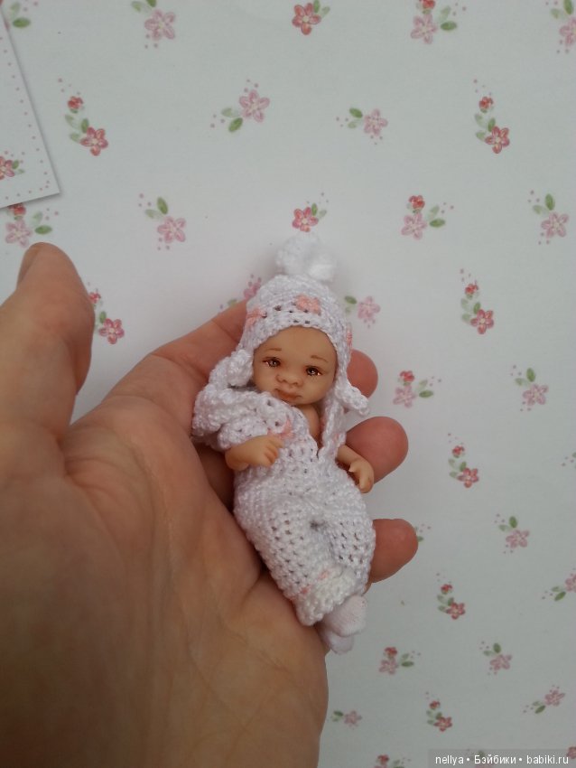 Кнопка 8 см — Авторские миниатюрные куклы: лепка (фото 7)