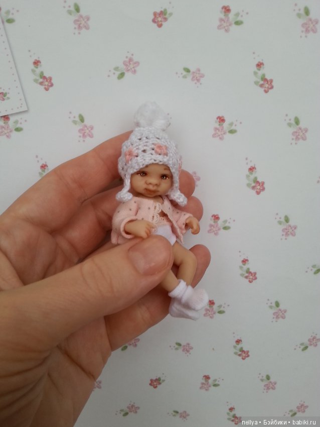 Кнопка 8 см — Авторские миниатюрные куклы: лепка (фото 2)