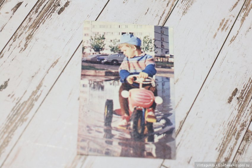 Дочка, что куклу к себе прижимает (фото 2)