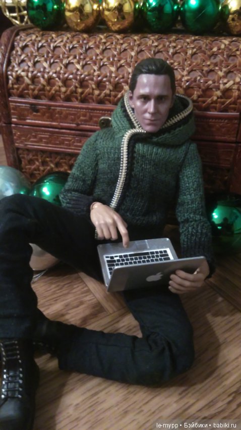 Как Локи искал новогодние подарки (фото 2)