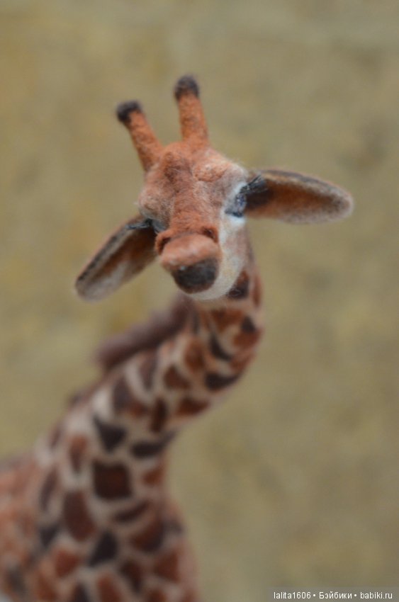 Жираф. Игрушка в технике сухое валяние (фото 7)