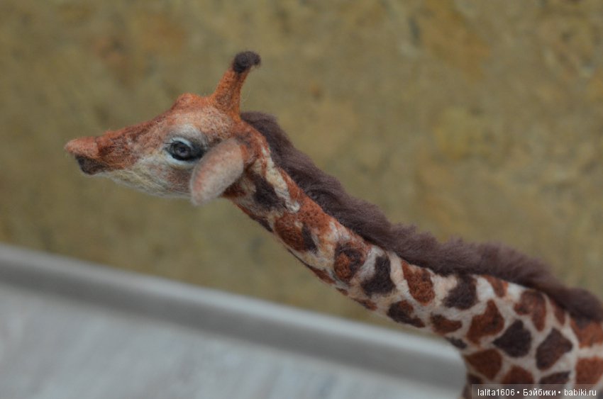 Жираф. Игрушка в технике сухое валяние