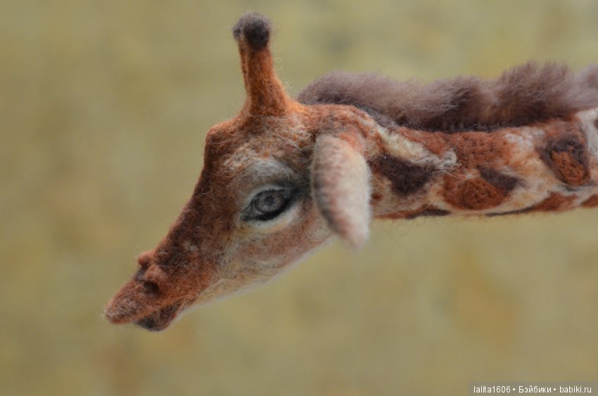 Жираф. Игрушка в технике сухое валяние