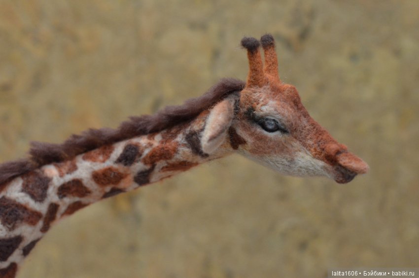 Жираф. Игрушка в технике сухое валяние (фото 4)