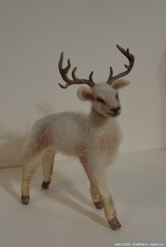 Северный олень. Игрушка в технике сухое валяние