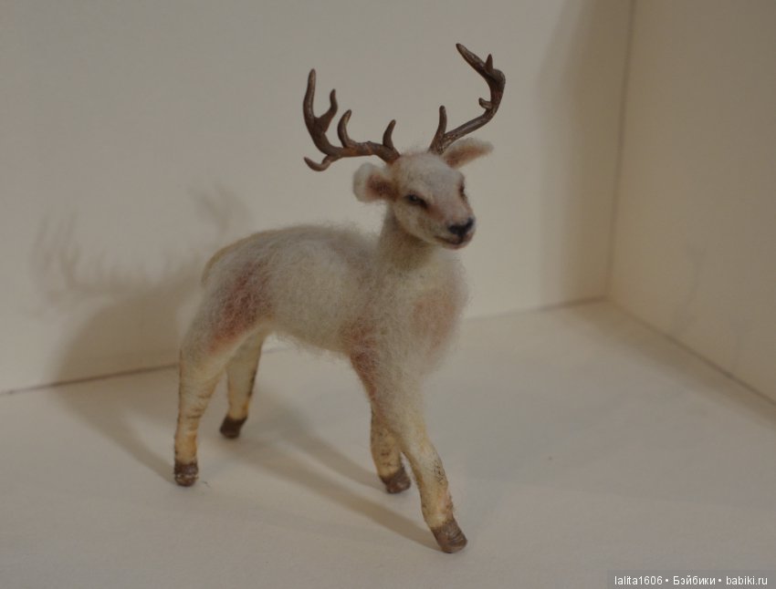 Северный олень. Игрушка в технике сухое валяние
