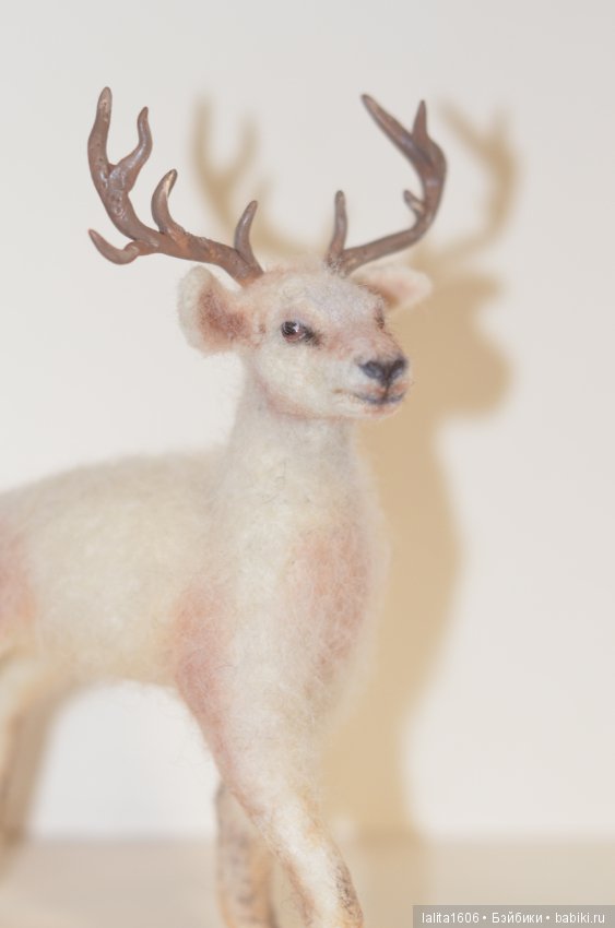 Северный олень. Игрушка в технике сухое валяние (фото 8)