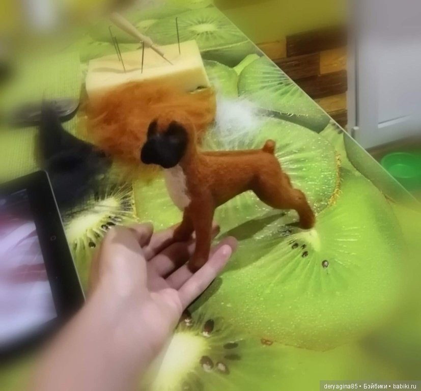 Боксер в процессе — Валяные игрушки из шерсти: сухое валяние (фото 3)