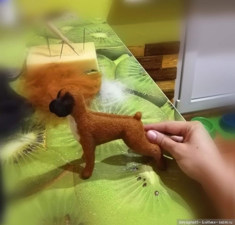 Боксер в процессе — Валяные игрушки из шерсти: сухое валяние (фото 2)