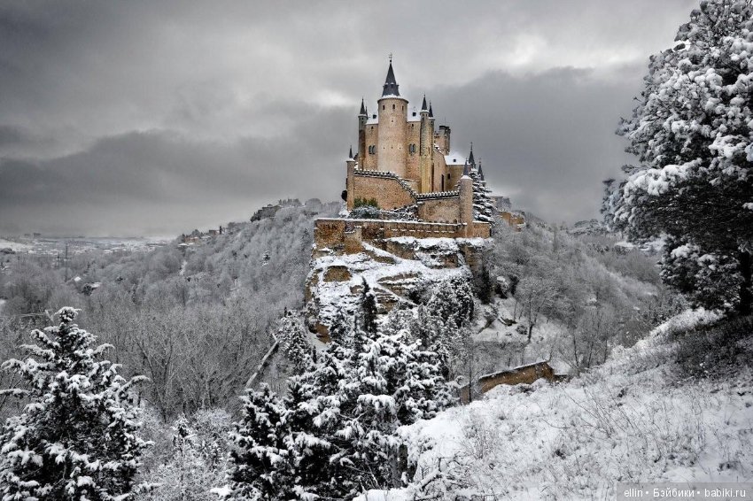 Самые красивые замки Европы зимой