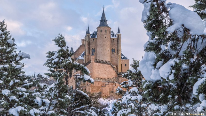 Самые красивые замки Европы зимой