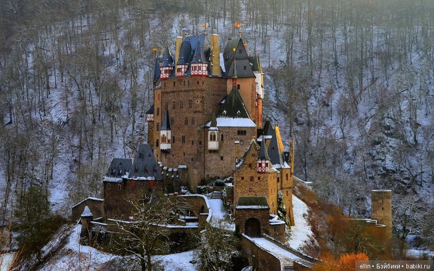 Самые красивые замки Европы зимой (фото 2)