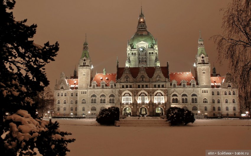 Самые красивые замки Европы зимой (фото 3)