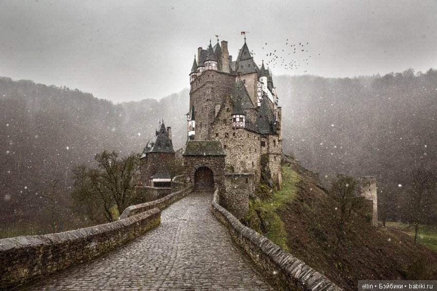 Самые красивые замки Европы зимой (фото 8)