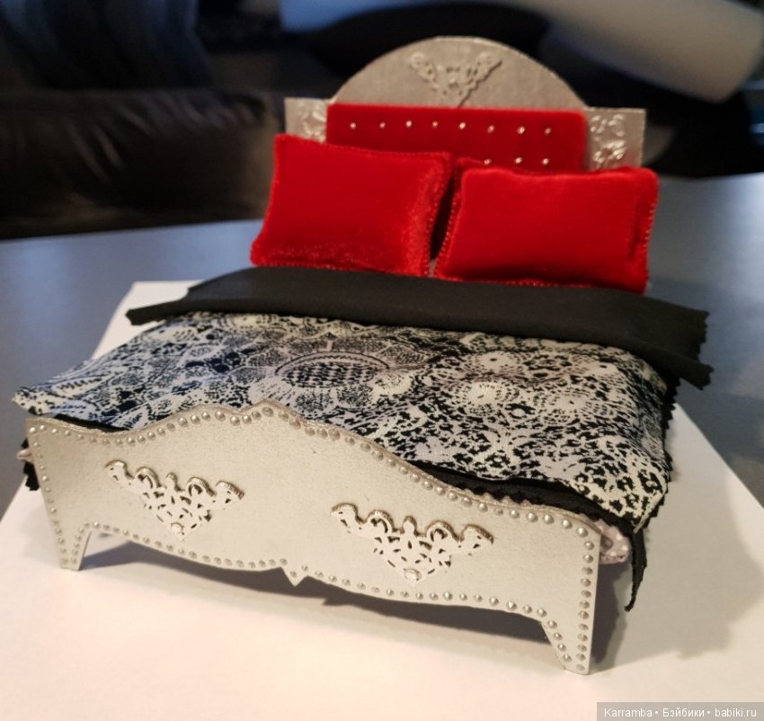 С чего начинается кукольный дом? Конечно, с кровати (фото 2)