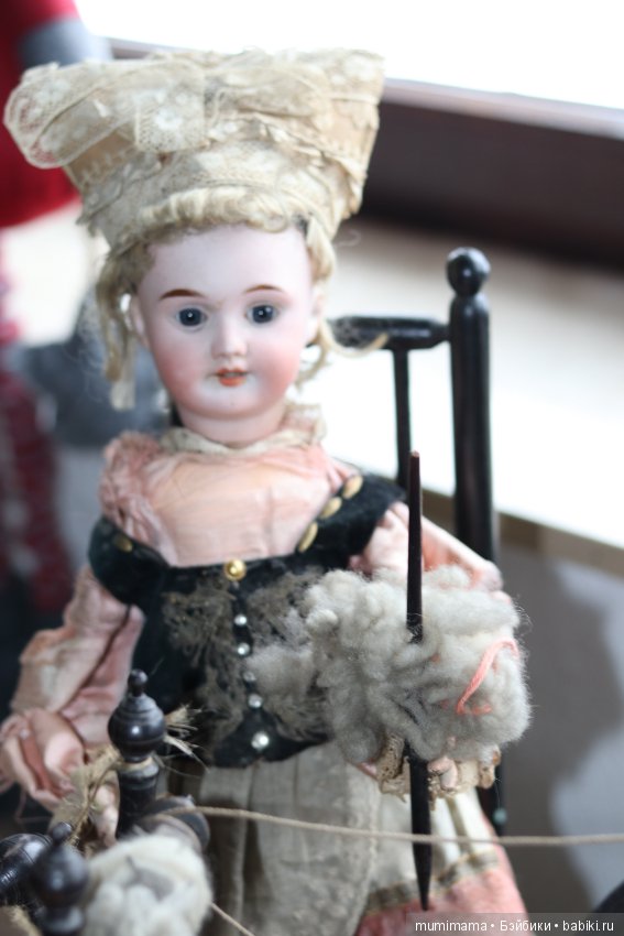 Очень работящая девушка пряха - антикварная французская кукла автоматон Roullet et Decamps