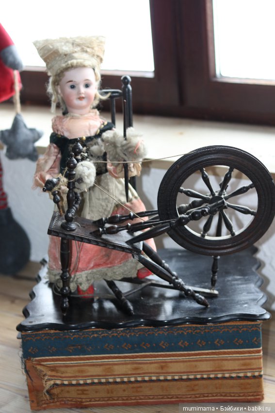 Очень работящая девушка пряха - антикварная французская кукла автоматон Roullet et Decamps