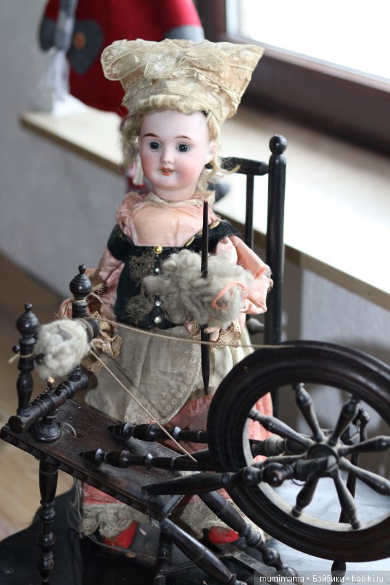Очень работящая девушка пряха - антикварная французская кукла автоматон Roullet et Decamps