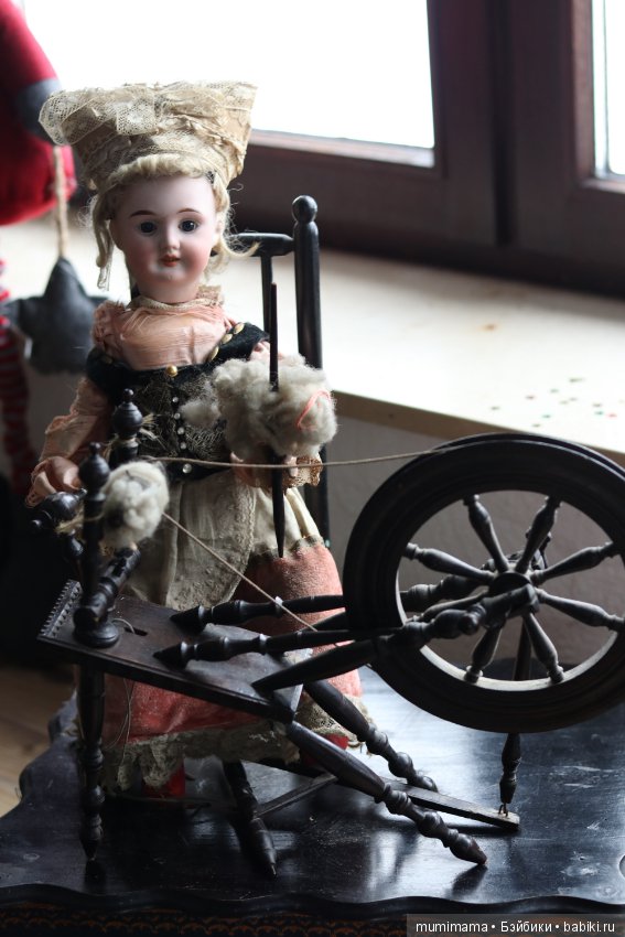 Очень работящая девушка пряха - антикварная французская кукла автоматон Roullet et Decamps (фото 5)