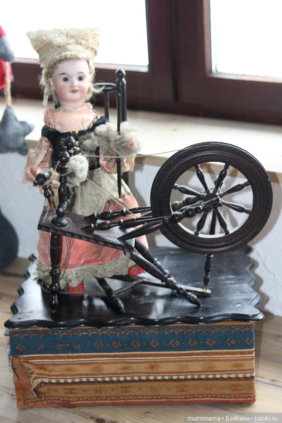 Очень работящая девушка пряха - антикварная французская кукла автоматон Roullet et Decamps