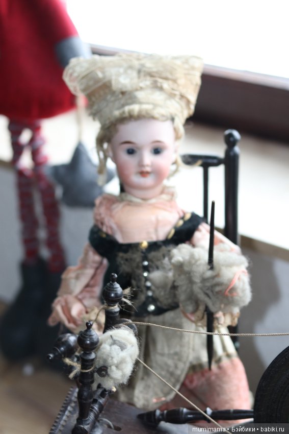 Очень работящая девушка пряха - антикварная французская кукла автоматон Roullet et Decamps