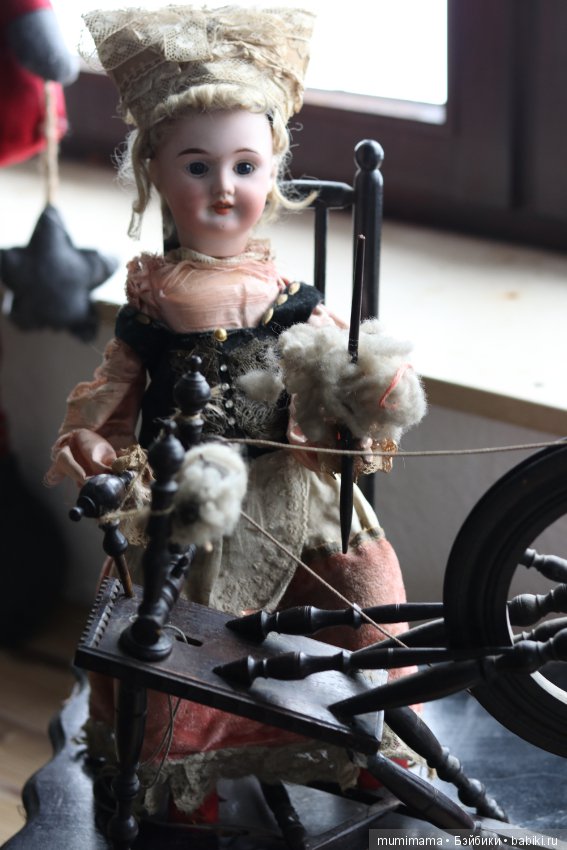 Очень работящая девушка пряха - антикварная французская кукла автоматон Roullet et Decamps (фото 9)