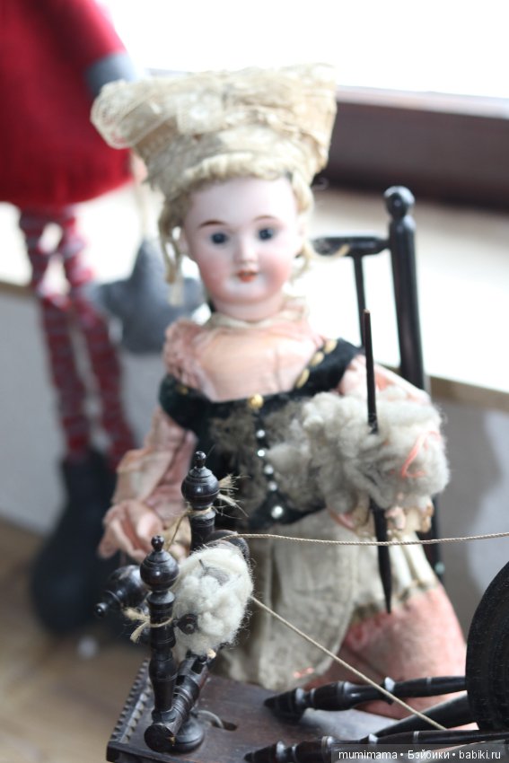 Очень работящая девушка пряха - антикварная французская кукла автоматон Roullet et Decamps