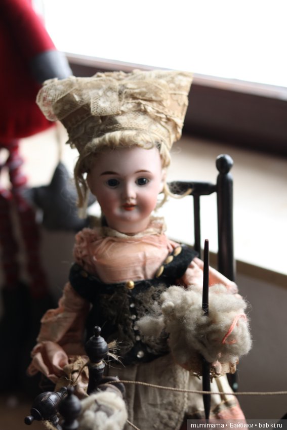 Очень работящая девушка пряха - антикварная французская кукла автоматон Roullet et Decamps (фото 3)