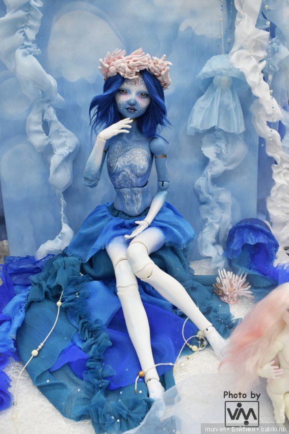 "Тиффани. Земля под волной." Про что и зачем это все