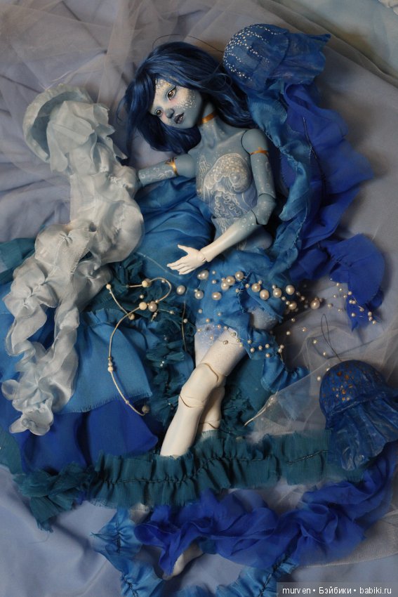 "Тиффани. Земля под волной." Про что и зачем это все