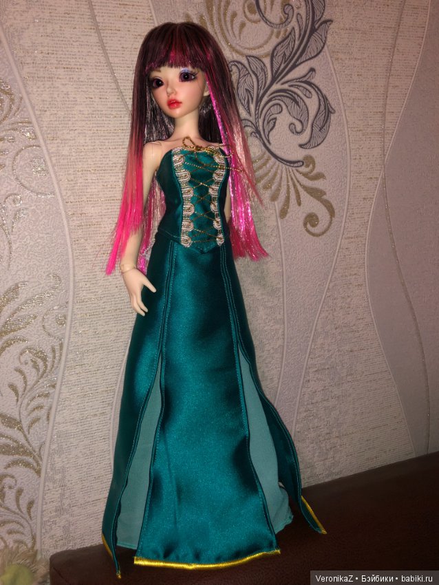 Шью новый костюмчик для Minifee