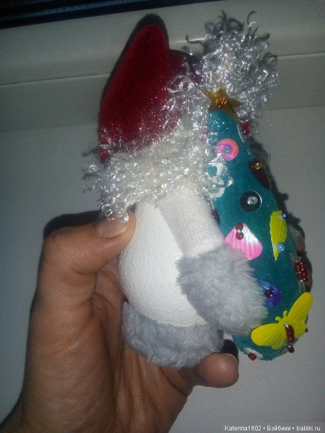 Новогодние игрушки на елке (фото 5)