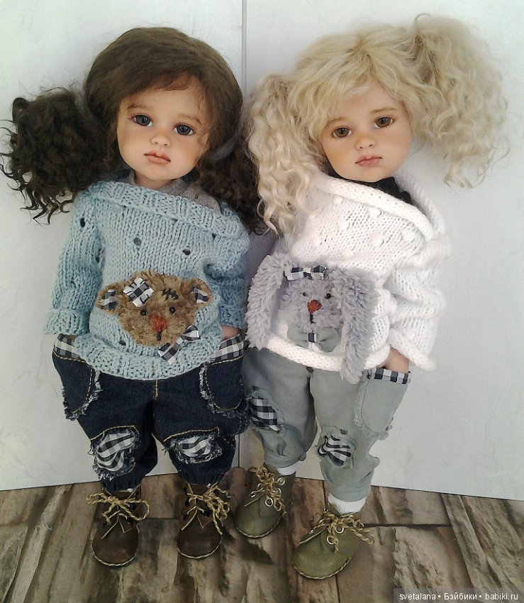 Маша и Даша.Я свяжу лишь для вас теплый свитер