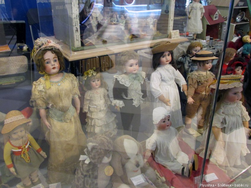 Витрина магазина в Центральном Детском Мире