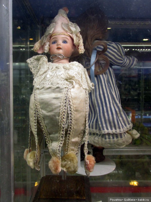 Витрина магазина в Центральном Детском Мире