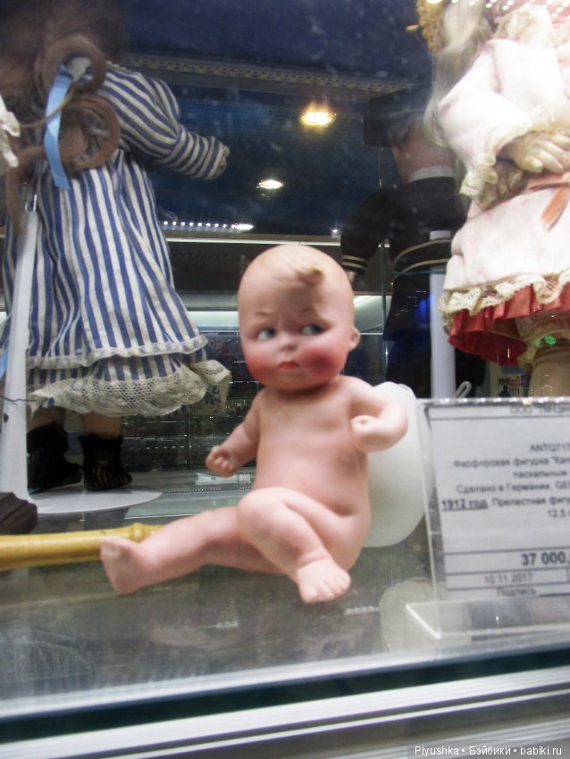 Витрина магазина в Центральном Детском Мире