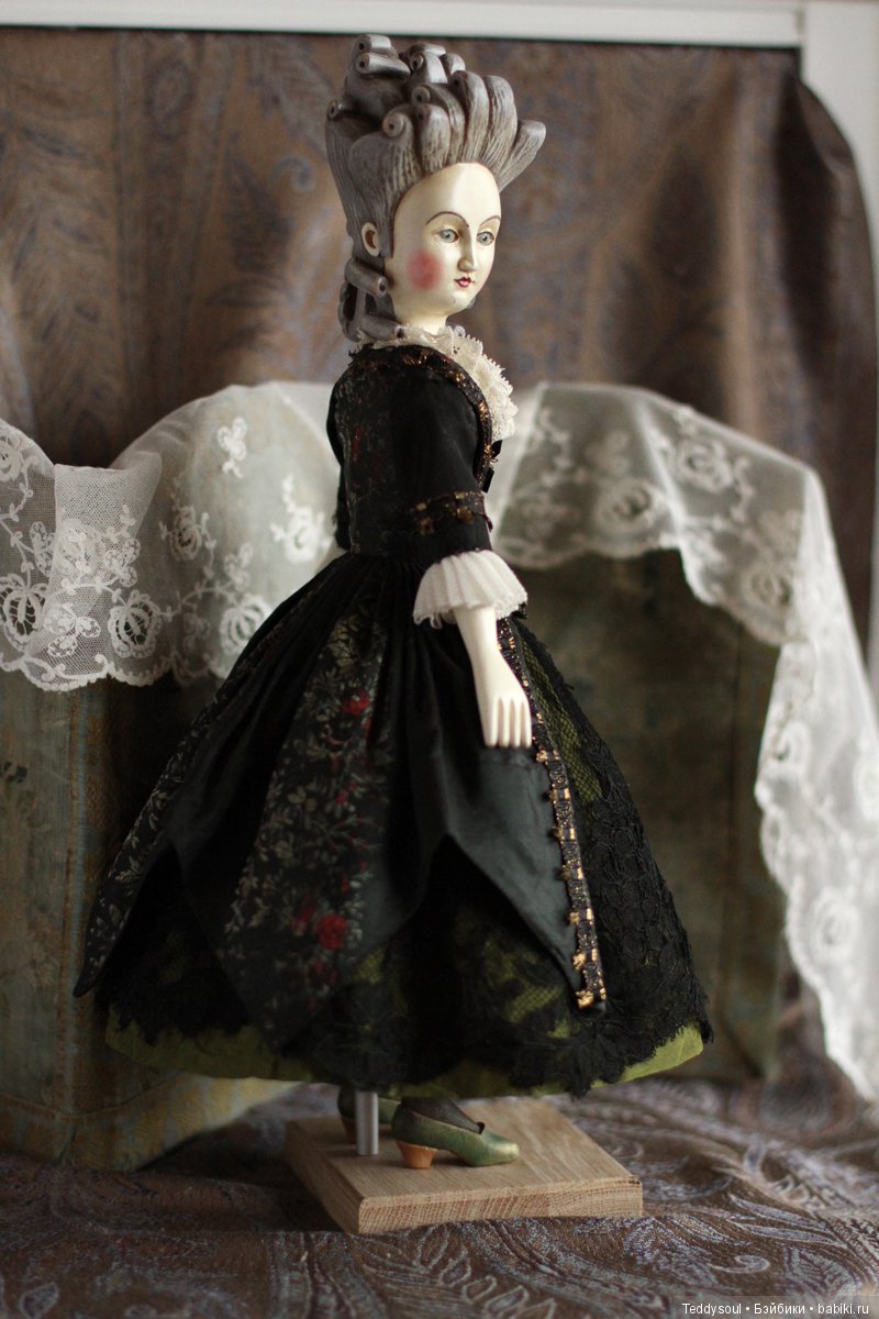 Деревянные куклы со сменными головами и новая француженка