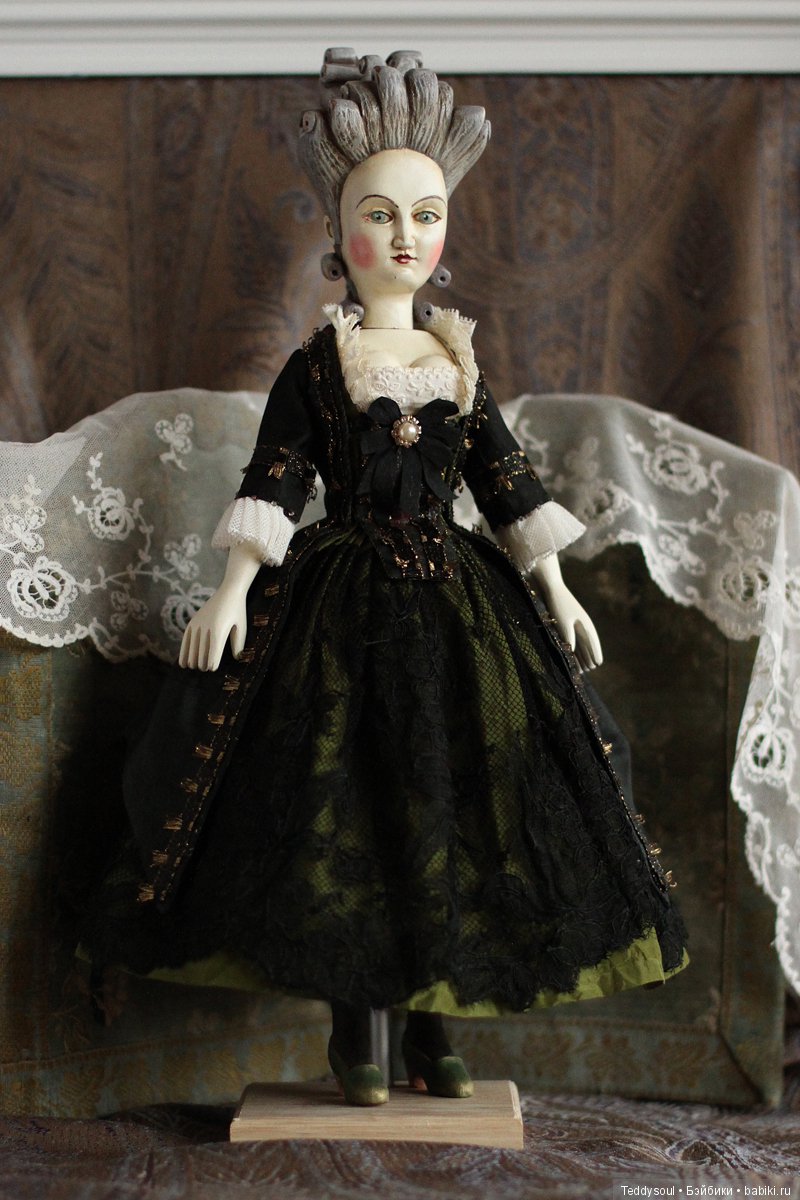 Деревянные куклы со сменными головами и новая француженка