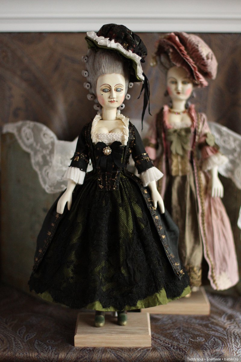 Деревянные куклы со сменными головами и новая француженка