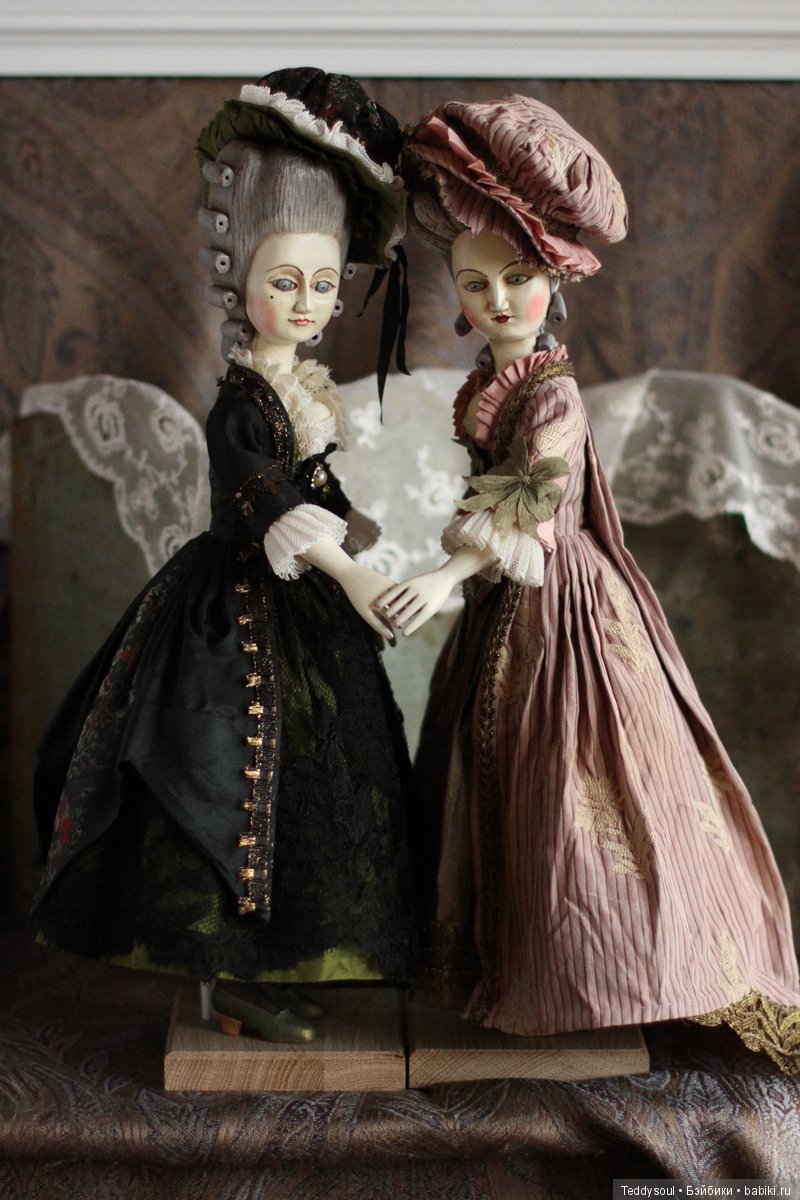 Деревянные куклы со сменными головами и новая француженка