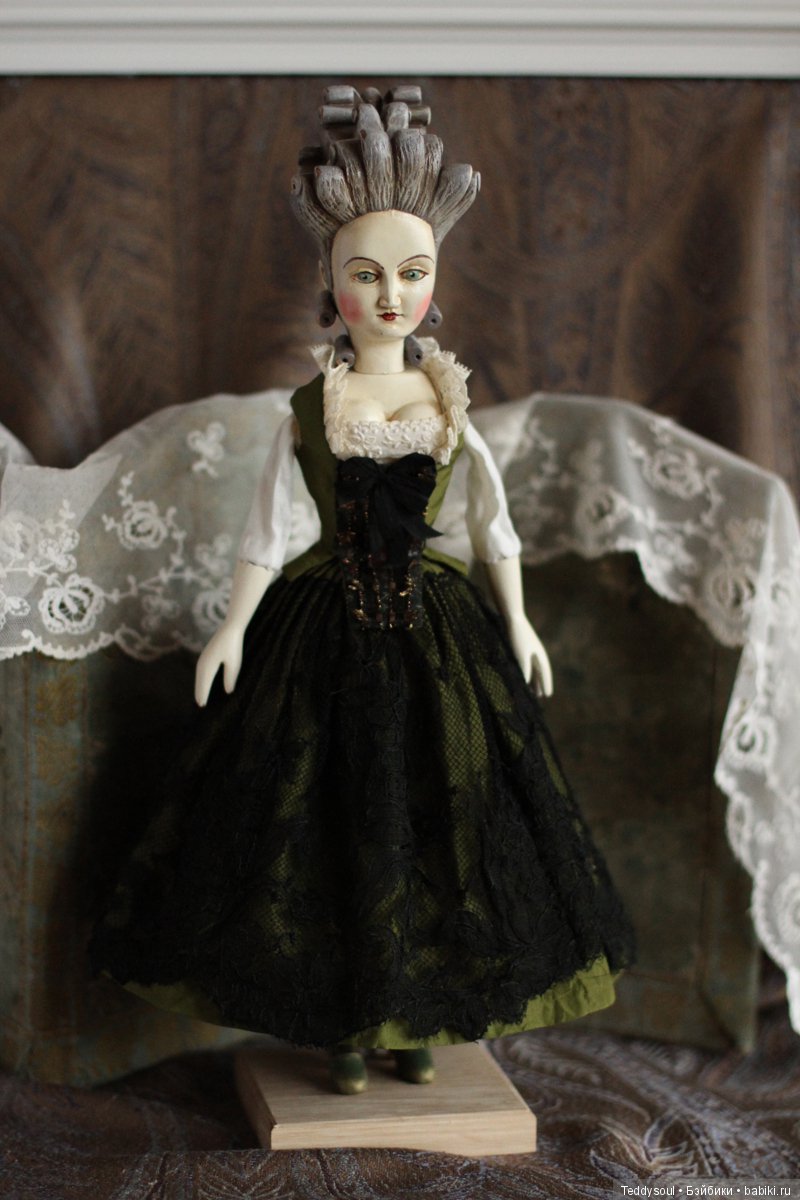 Деревянные куклы со сменными головами и новая француженка