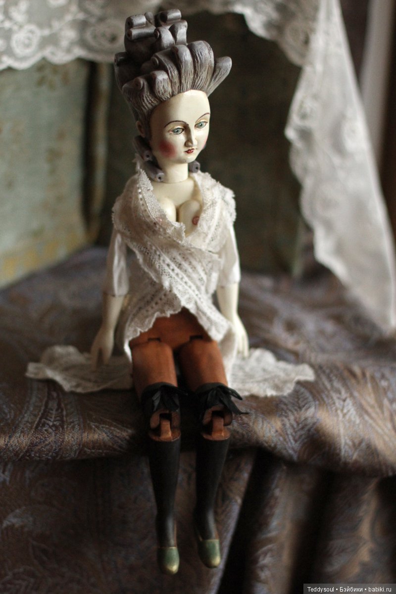 Деревянные куклы со сменными головами и новая француженка