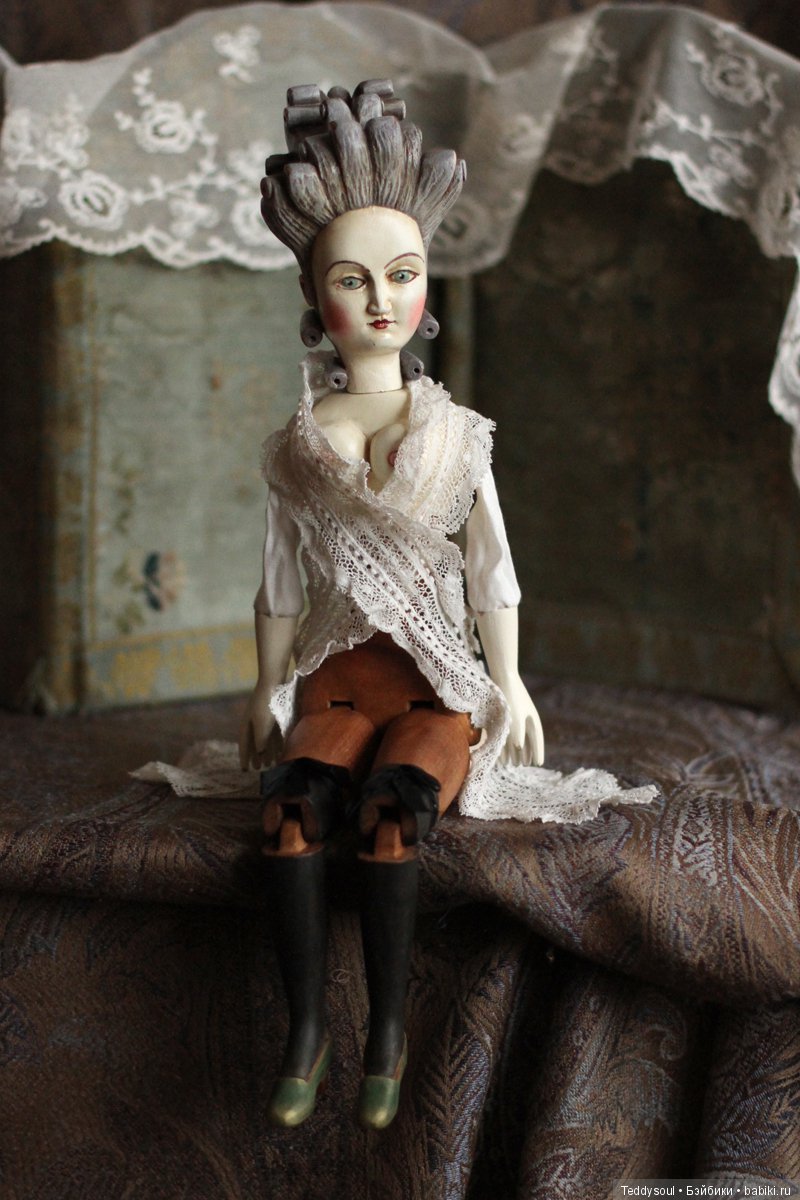 Деревянные куклы со сменными головами и новая француженка
