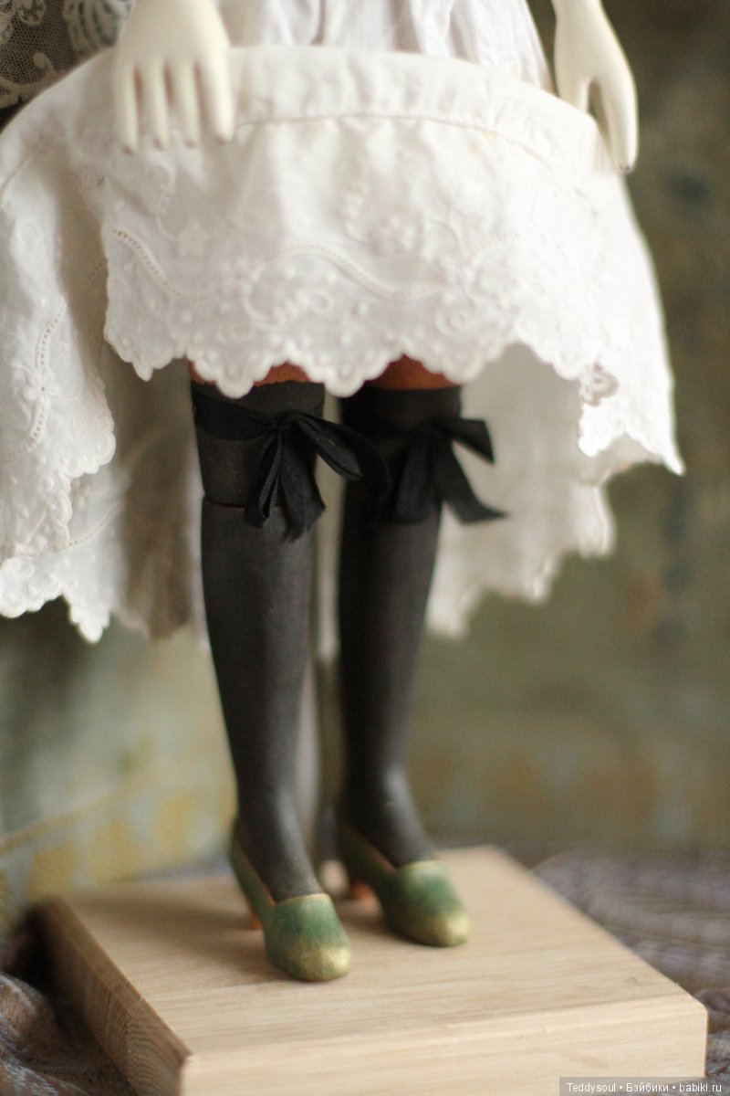 Деревянные куклы со сменными головами и новая француженка